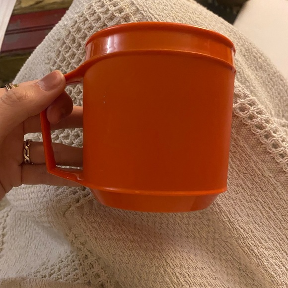 Vintage 60s Aladdin Industries stackable plastic insulated coffee mugs set - Picture 4 of 16